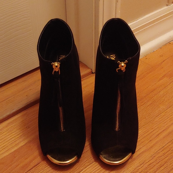 Mossimo Supply Co. Shoes - Booties